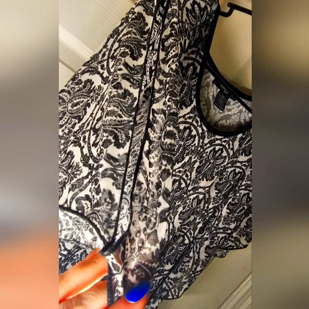 Women's Petits Adele & May Black Pattern Cropped … - image 3